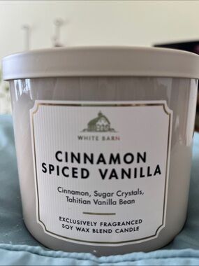 White Barn Cinnamon Spiced Vanilla Candle - Cream